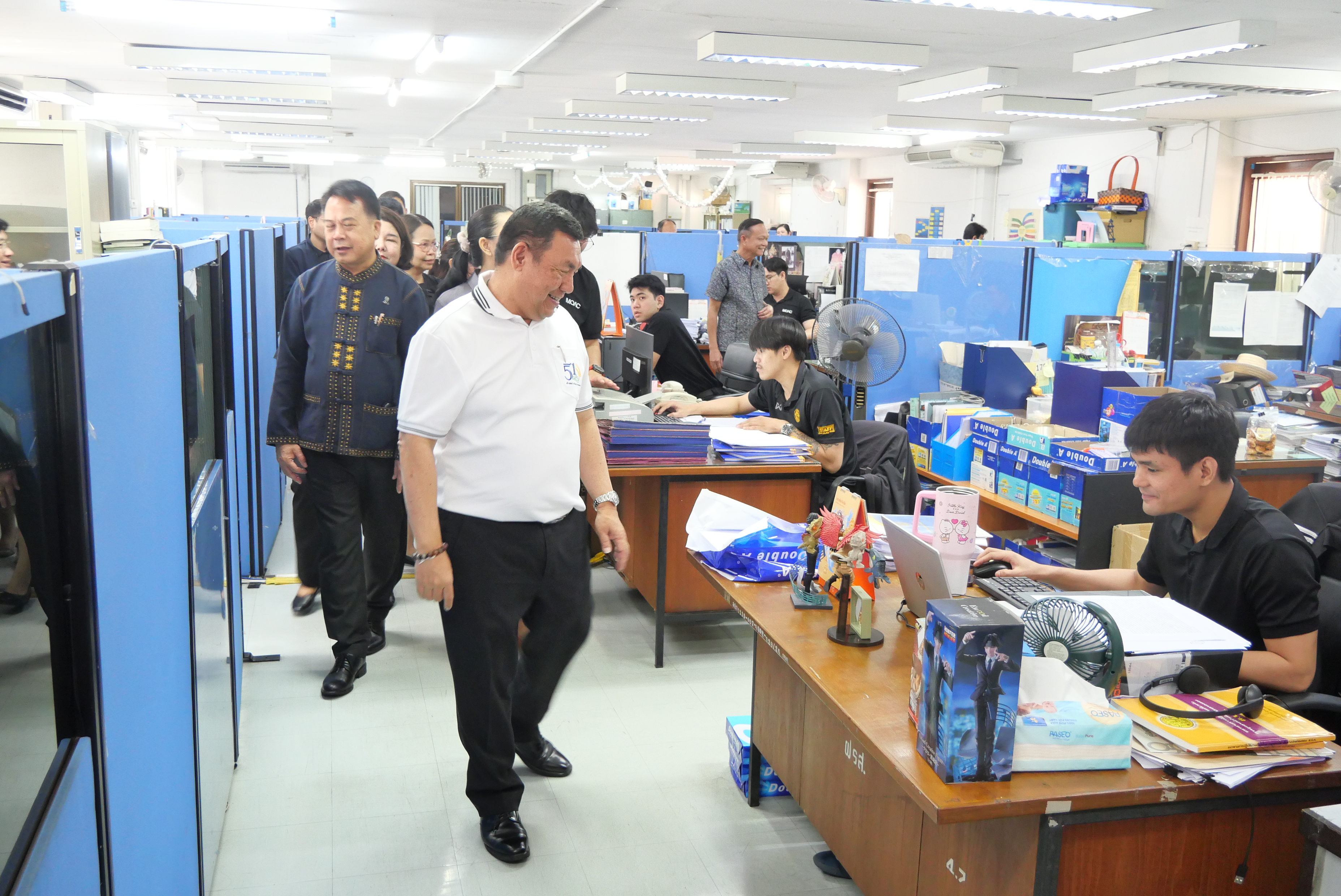 title - เลขาธิการ ส.ป.ก. ตรวจเยี่ยมบุคลากร ส.ป.ก. ถนนราชดำเนินนอก